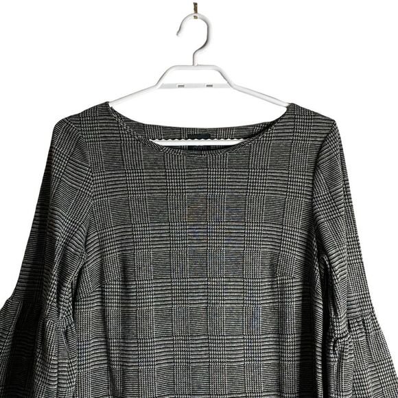 Jules & Leopold Studio Women’s Patterned Bell Sleeve Mini Dress - Picture 2 of 6